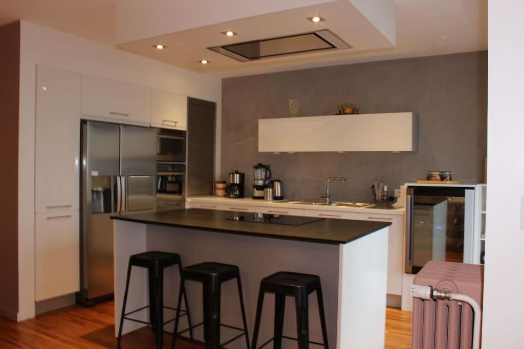 Le Jane : Centre Ville, Garage, Balcon Annecy Exterior photo